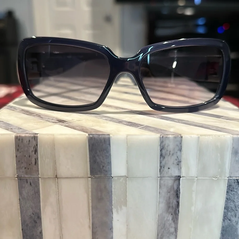 Fendi sunglasses - Picture 1 of 5